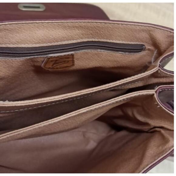 TEXIER BURGANDY LEATHER MESSENGER STYLE CROSSBODY BAG - Picture 5 of 10